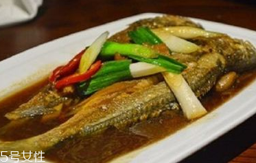 青魚的適宜人群 青魚適合有肝炎的人吃嗎？
