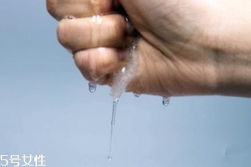 精華液可以收縮毛孔嗎？精華液能不能收縮毛孔？