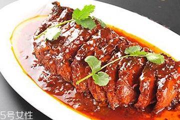 青魚(yú)禁忌食材 青魚(yú)不能和什么一起吃？