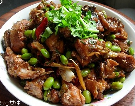 青魚(yú)禁忌食材 青魚(yú)不能和什么一起吃？