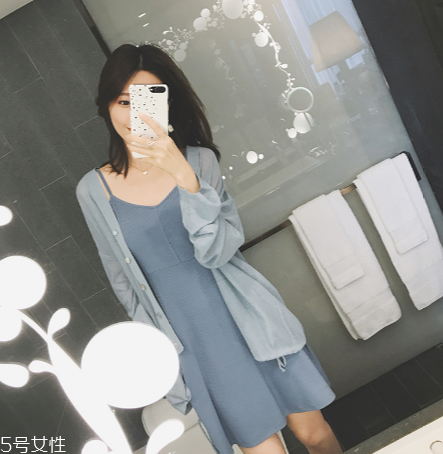 黃皮適合什么顏色裙子？什么顏色裙子適合黃皮女生？