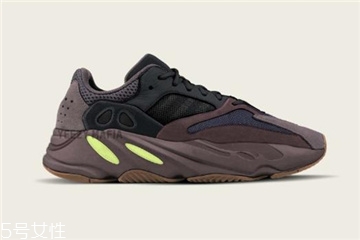 yeezy 700 mauve什么時候發(fā)售？椰子700灰紫色發(fā)售時間