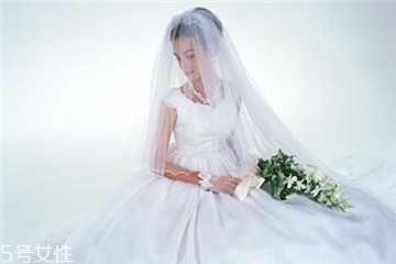 婚紗是男方買還是女方買？婚紗應(yīng)該哪一方買？