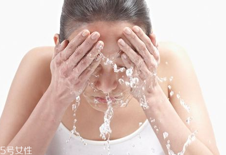 敏感肌可以用水楊酸嗎？水楊酸適合敏感肌嗎？