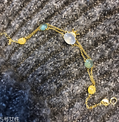 翡翠手鏈怎么鑒定真假？翡翠手鏈真假辨別