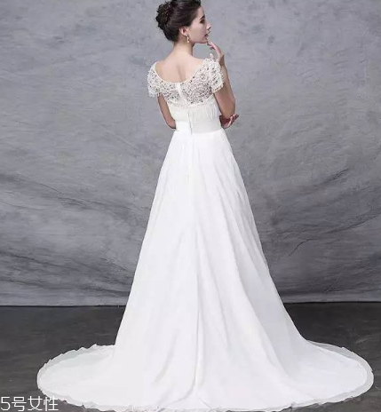 婚紗什么時候定？婚紗提前多長時間定？