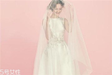 婚紗上的紅酒怎么處理？婚紗沾上紅酒怎么洗掉？