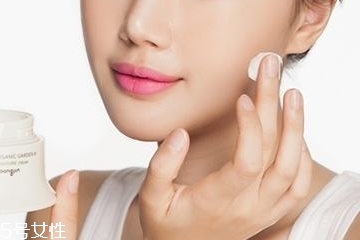 干皮為什么容易脫妝？干皮容易脫妝怎么辦？