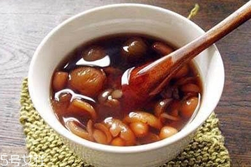花生衣能和蜂蜜一起吃嗎？花生衣和桑棗一起煮會(huì)怎樣？