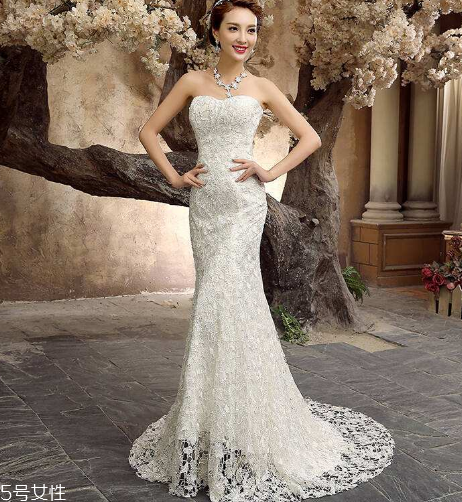 婚紗后面的帶子怎么系？婚紗后背綁帶系法