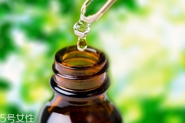 油皮能用精油嗎？精油適合油皮用嗎？
