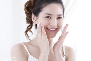 油皮用皂基還是氨基酸？氨基酸和皂基適合人群