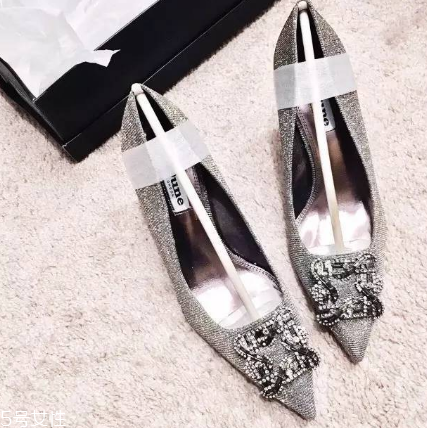 婚鞋可以穿黑色嗎？婚鞋穿黑色好嗎？