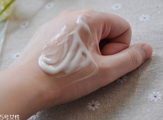 乳液過期了還能用嗎？過期乳液有什么妙用？