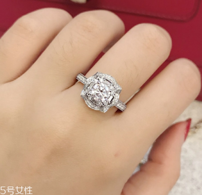 鉆戒可以用醋洗嗎？鉆戒用醋洗是對的嗎？