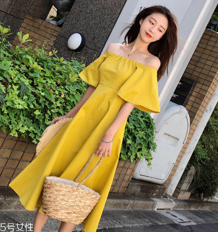 夏天穿什么顏色連衣裙好？夏天適合什么顏色連衣裙？