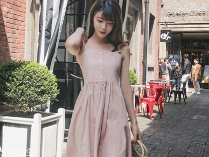 夏天穿什么顏色連衣裙好？夏天適合什么顏色連衣裙？