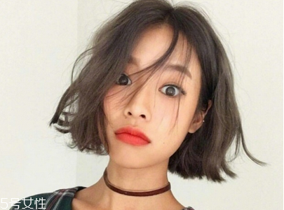 經(jīng)?；瘖y對皮膚有什么影響 經(jīng)?；瘖y對皮膚好嗎