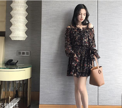 女生去海邊穿什么衣服？海邊度假怎么穿搭顯瘦？