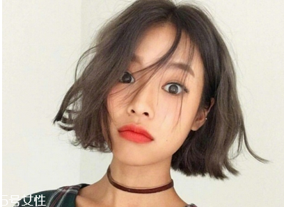 經(jīng)?；瘖y對皮膚有什么影響 經(jīng)?；瘖y的危害
