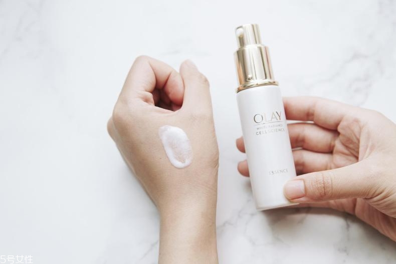 olay水感透白系列與水感透白臻粹系列哪個好？什么區(qū)別？
