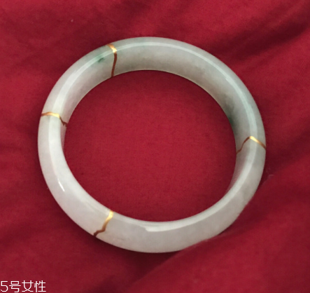手鐲可以帶著睡覺嗎？手鐲睡覺戴好嗎？