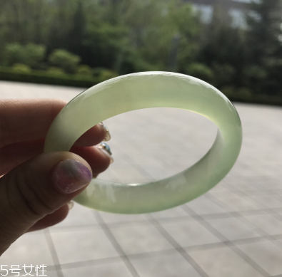 手鐲對身體有好處嗎？手鐲有哪些好處？