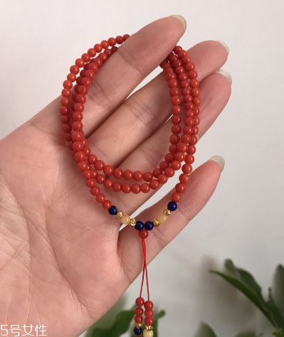 紅珊瑚手鏈真假鑒別 怎樣辨別紅珊瑚手鏈的真假？
