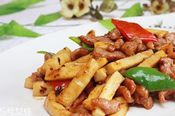 鹿肉和牛肉哪個(gè)好？鹿肉和牛肉哪個(gè)好吃些？
