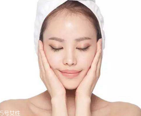 化妝水會(huì)變質(zhì)嗎？化妝水進(jìn)水了會(huì)變質(zhì)嗎？
