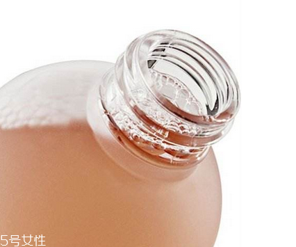 化妝水搖晃后有很多泡泡好不好？