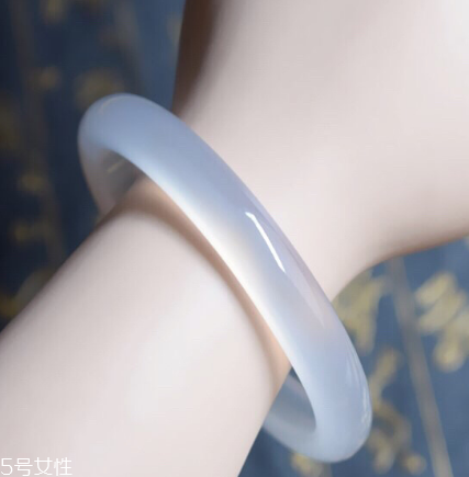 玉髓手鐲一般多少錢？玉髓手鐲市場(chǎng)價(jià)格