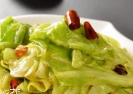 牛心菜和牛有關(guān)系嗎？牛心菜和牛沒有關(guān)系