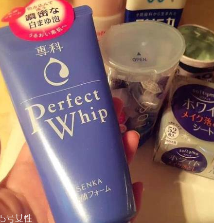 皂基洗面奶可以卸妝嗎？皂基洗面奶有卸妝功效嗎？
