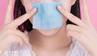 吸油紙會吸走防曬霜嗎？吸油紙會將水分帶走嗎？