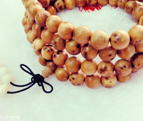 崖柏手串女人能帶嗎？崖柏手串適合女生戴嗎？