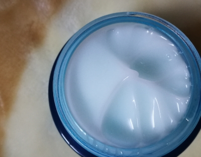 溫碧泉和百雀羚哪個好？