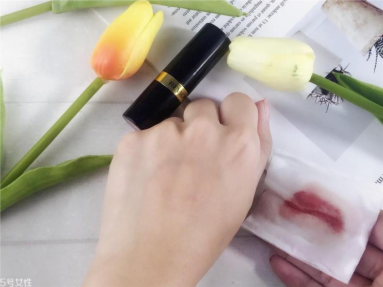 露華濃525是什么色？露華濃525適合黃皮嗎？