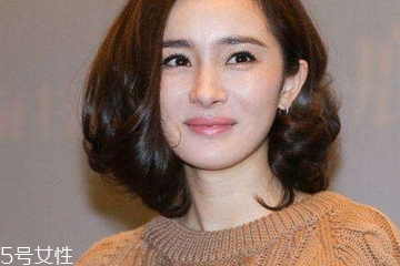 燙發(fā)能拉直嗎？燙發(fā)變直的方法