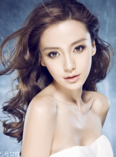 燙發(fā)不染色好看嗎？只燙不染也能美美的