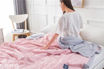 空調(diào)被可以曬太陽嗎？多曬被子好處多