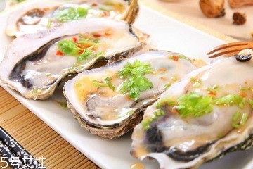生蠔沒熟吃了會(huì)怎么樣？沒熟的生蠔吃了有什么后果