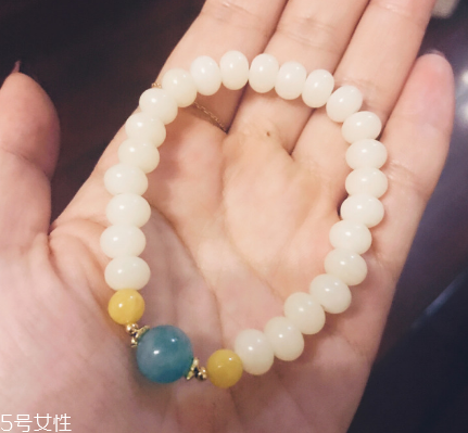 菩提根手串怎么盤(pán)玩？這樣盤(pán)包漿才好看