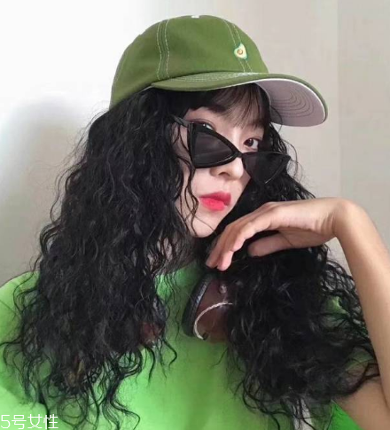 棒球帽什么顏色好看 要根據自己的形象來選