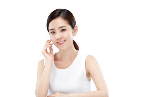 雙眼皮修復(fù)手術(shù)風(fēng)險(xiǎn)大嗎？都有哪些方法