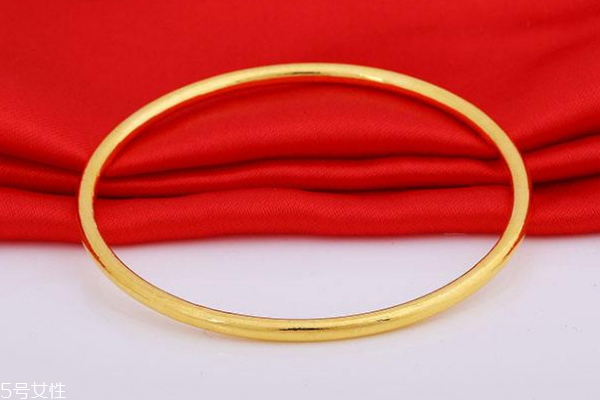 黃金手鐲多少錢(qián)一克 看當(dāng)日金價(jià)
