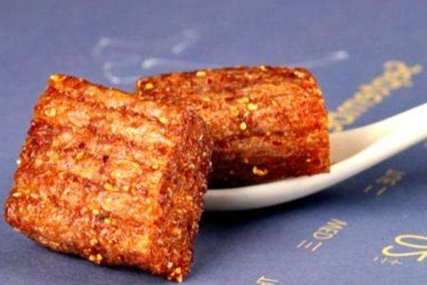 衛(wèi)龍辣條廠真的干凈么？辣條食品安全國(guó)家標(biāo)準(zhǔn)要來(lái)了