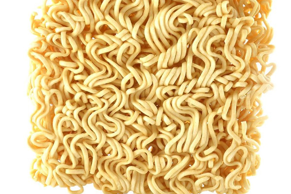 方便面是誰發(fā)明的？買方便面注意看保質(zhì)期