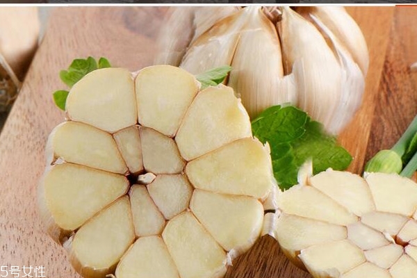 大蒜怎么長(zhǎng)期保存 四個(gè)方法教給你