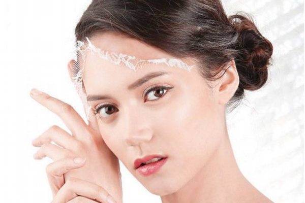 想變白富美，先學(xué)會這些美白技巧